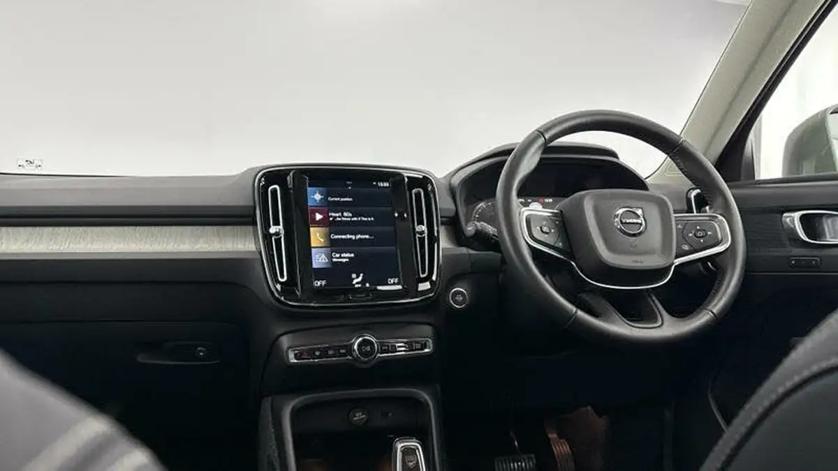 2020-volvo-xc40-20-b4-inscription-big-21