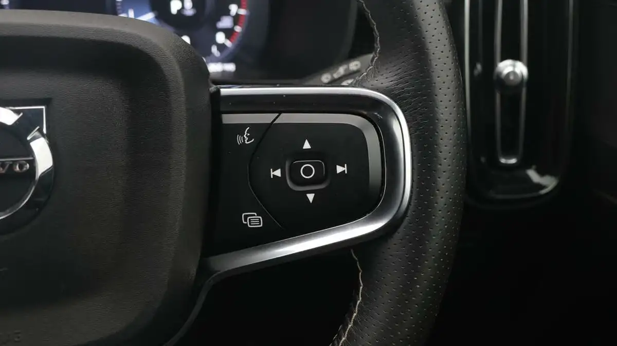 2021-volvo-xc40-20-b4-r-design-194bhp-auto-big-23