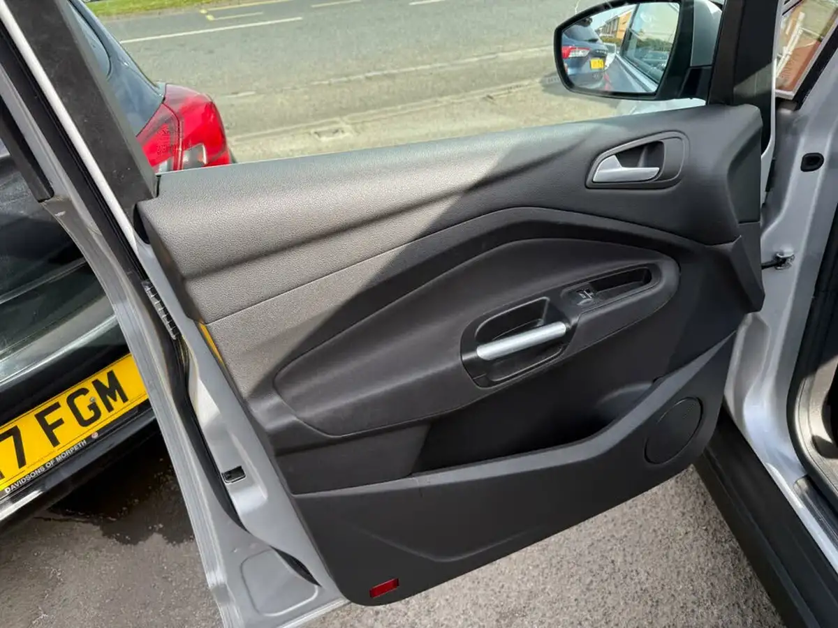 2018-ford-c-max-10t-titanium-125ps-big-27