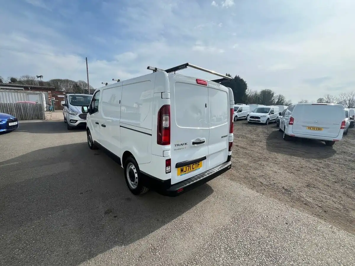 2021-renault-trafic-20dci-sl30-energy-145-business-panel-big-5