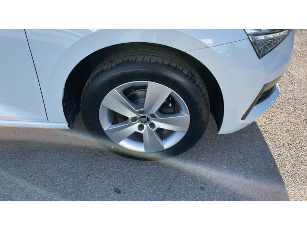 2020-skoda-scala-10-tsi-se-95ps-big-33