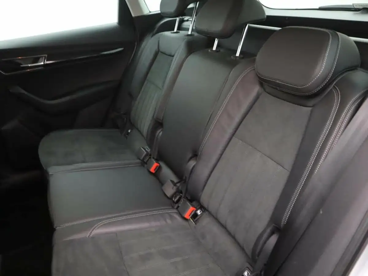 2019-skoda-karoq-20tdi-se-l-150ps-4x4-big-9