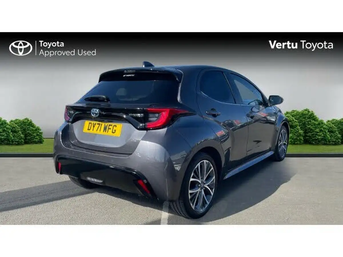 2021-toyota-yaris-15-vvt-i-excel-big-1