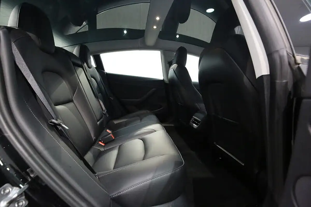 2022-tesla-model-3-e-long-range-big-23