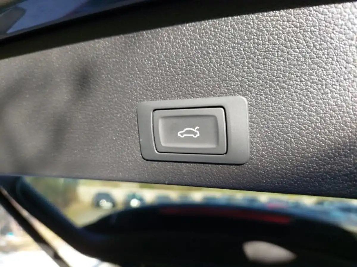 2022-audi-q2-15-35-tfsi-s-line-tronic-big-17