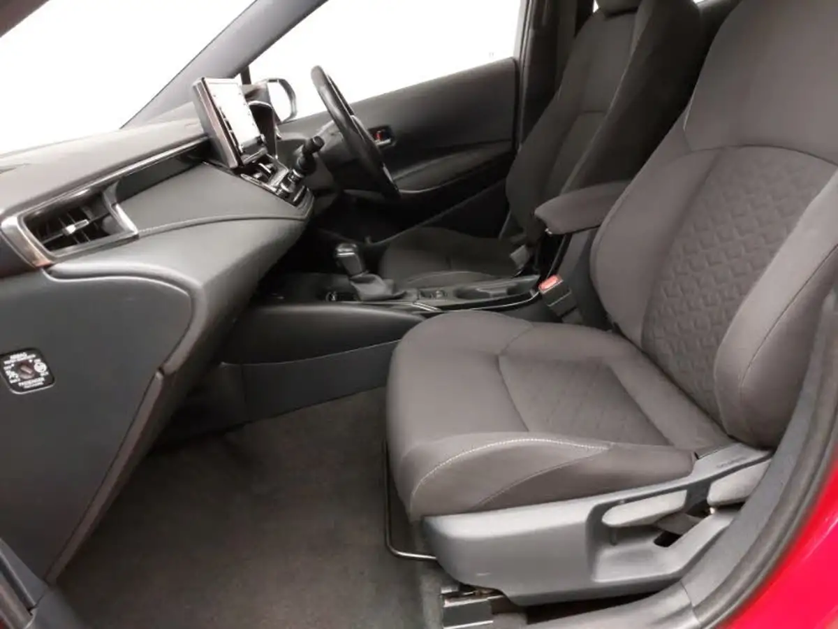 2022-toyota-corolla-18-vvt-i-icon-tech-trk-hatchback-5d-big-4