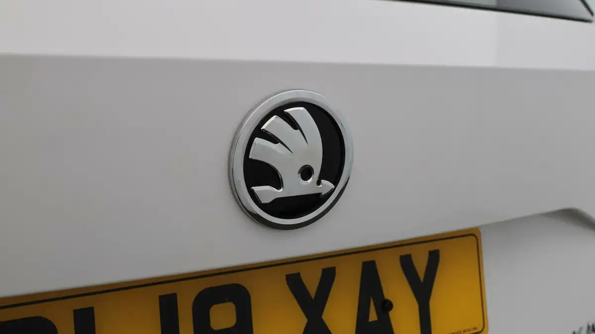 2019-skoda-karoq-16tdi-se-technology-dsg-big-22