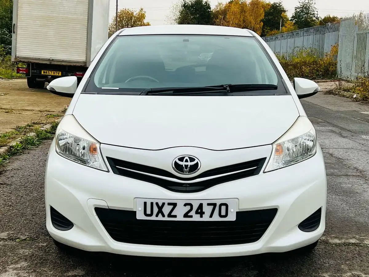 2012-toyota-yaris-133-tr-5d-m-drive-s-big-3