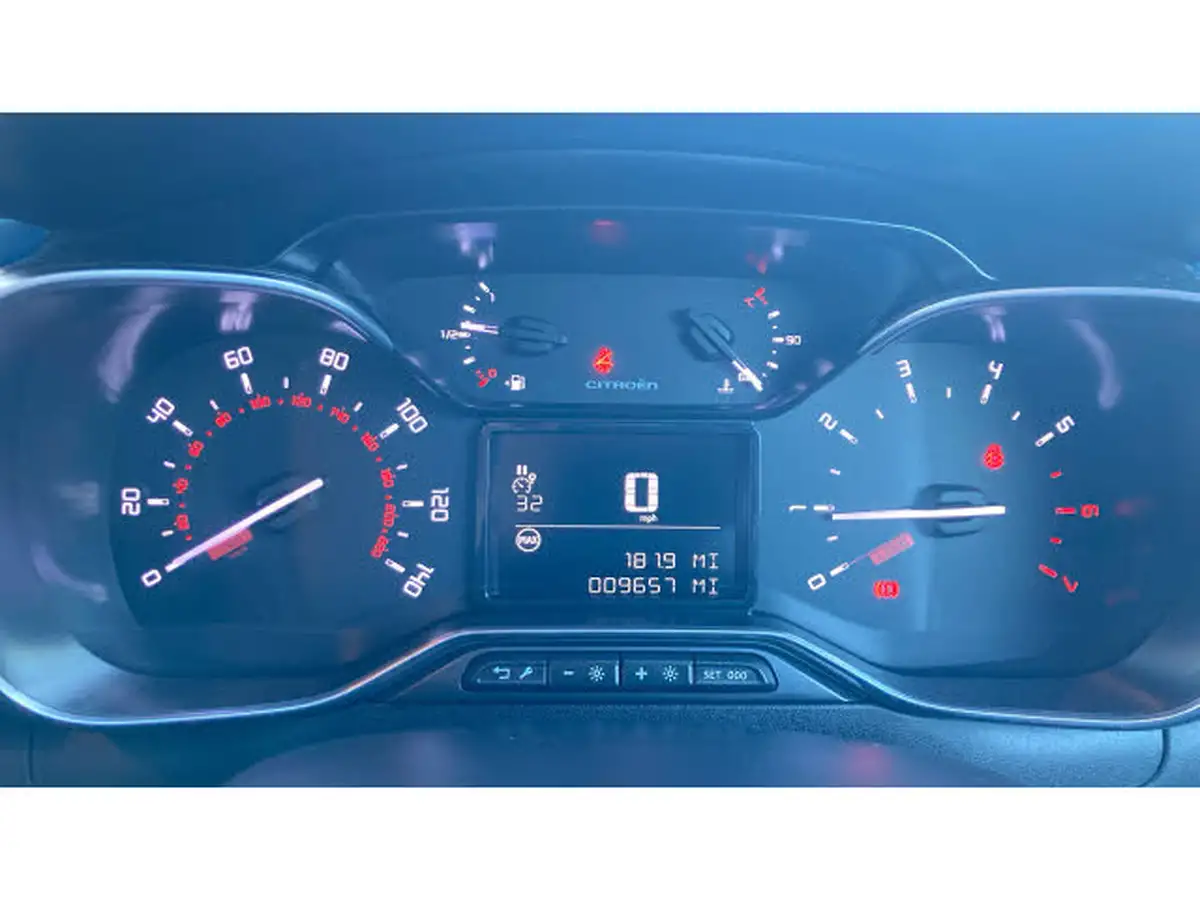 2023-citroen-c3-12-puretech-elle-83ps-ss-big-17