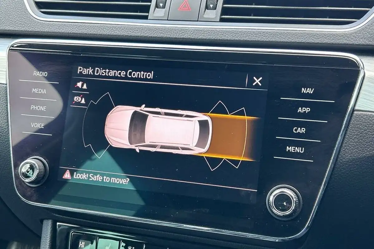 2022-skoda-superb-20tdi-se-technology-estate-dsg-big-4
