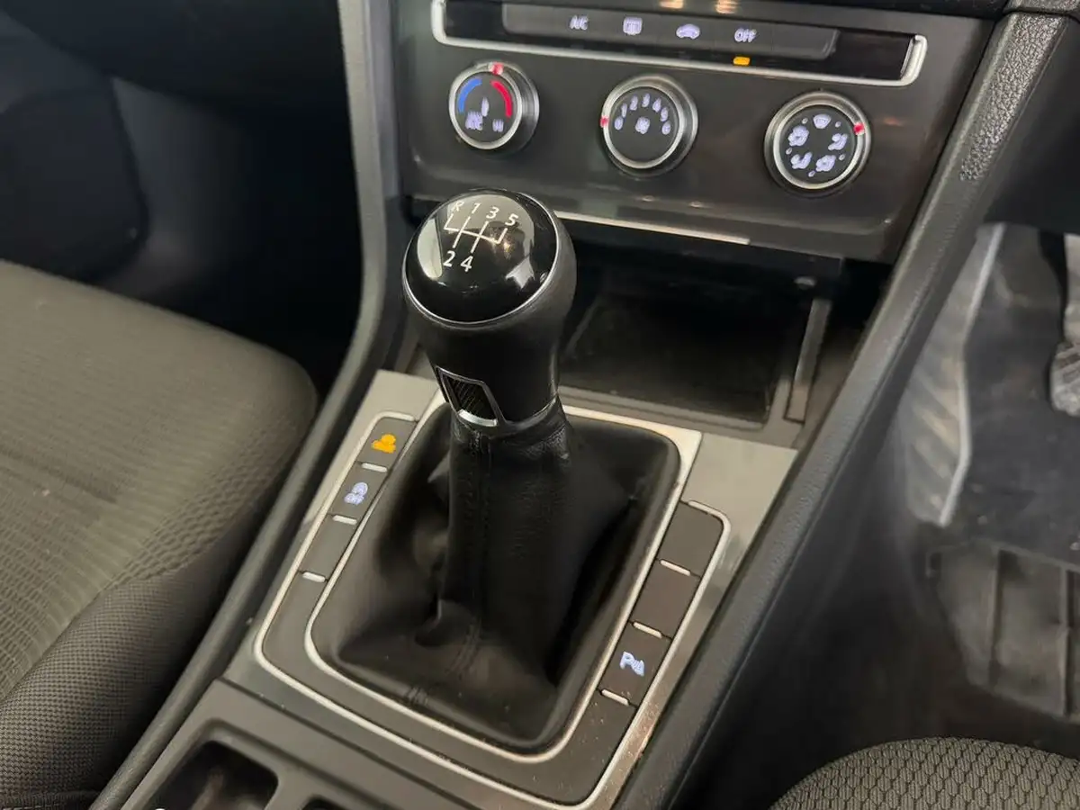 2019-volkswagen-golf-16tdi-match-hatchback-5d-big-35