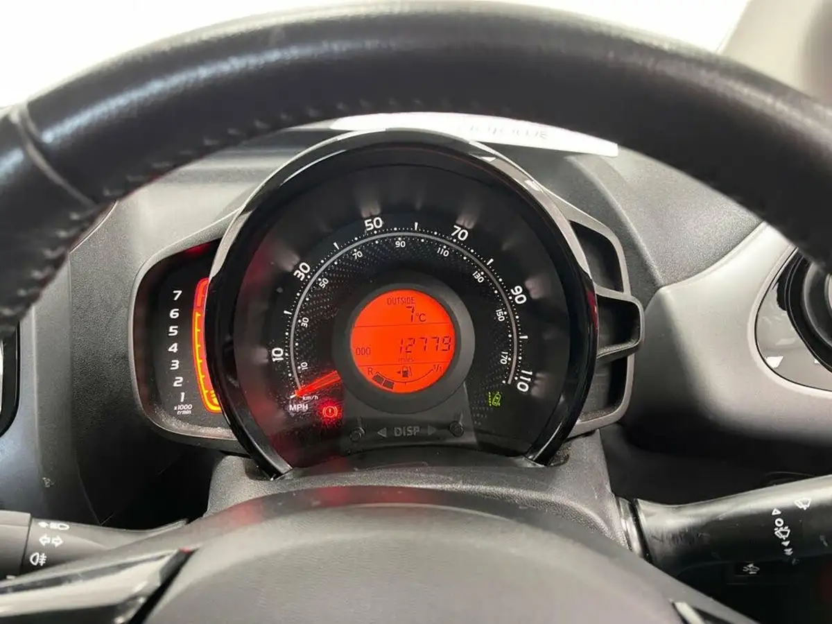2021-toyota-aygo-10-vvt-i-x-play-tss-big-19