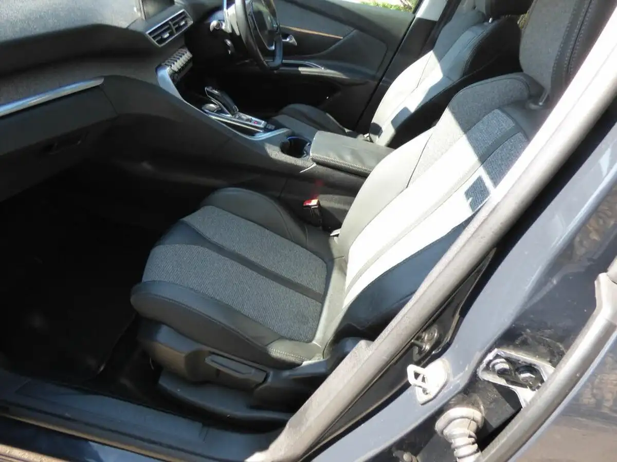 2017-peugeot-3008-suv-16-thp-allure-big-17