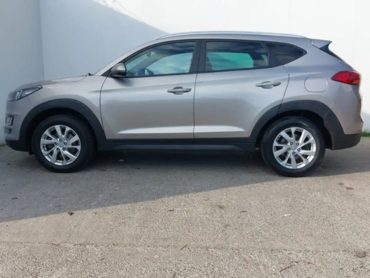 2019-hyundai-tucson-16-gdi-se-nav-big-3