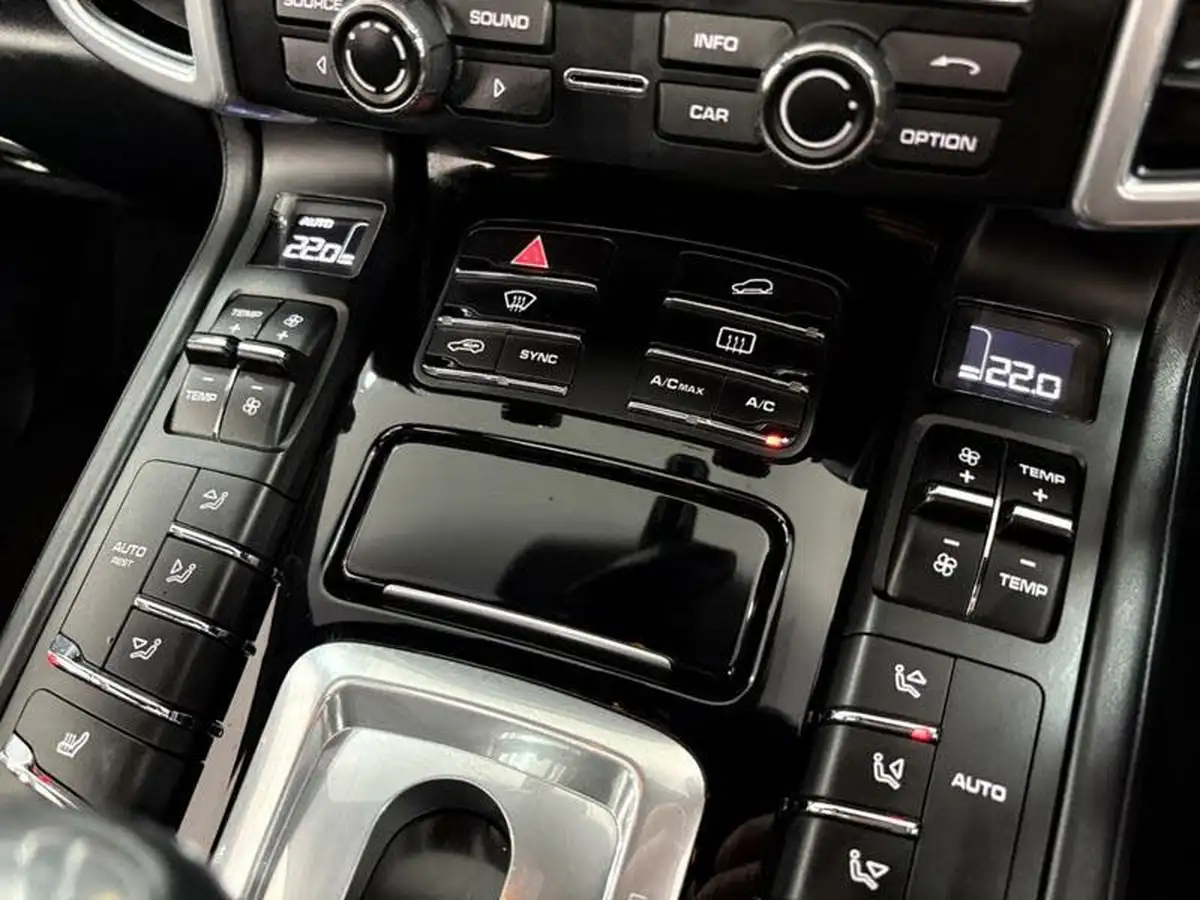 2015-porsche-cayenne-30td-big-27