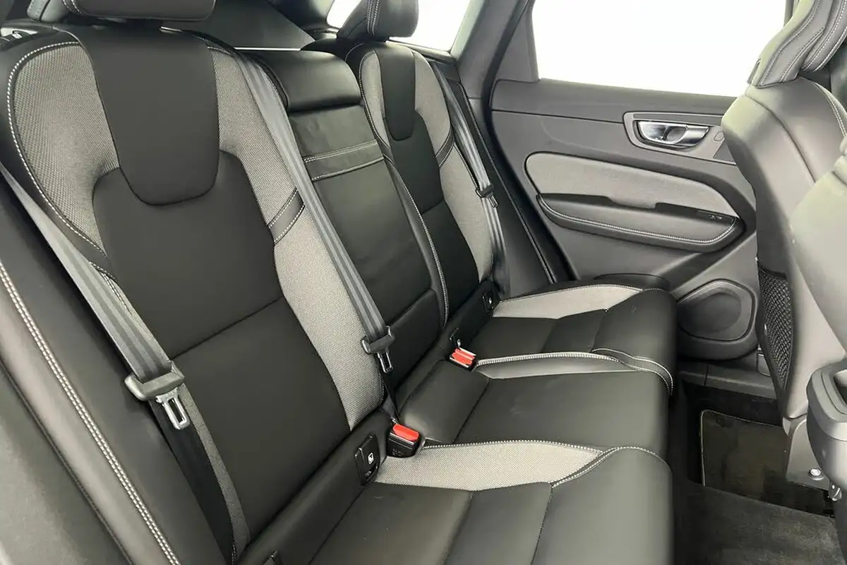 2021-volvo-xc60-20td-b5-r-design-big-32