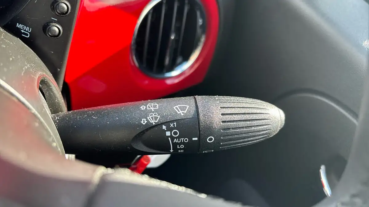 2022-fiat-500-10-red-big-26