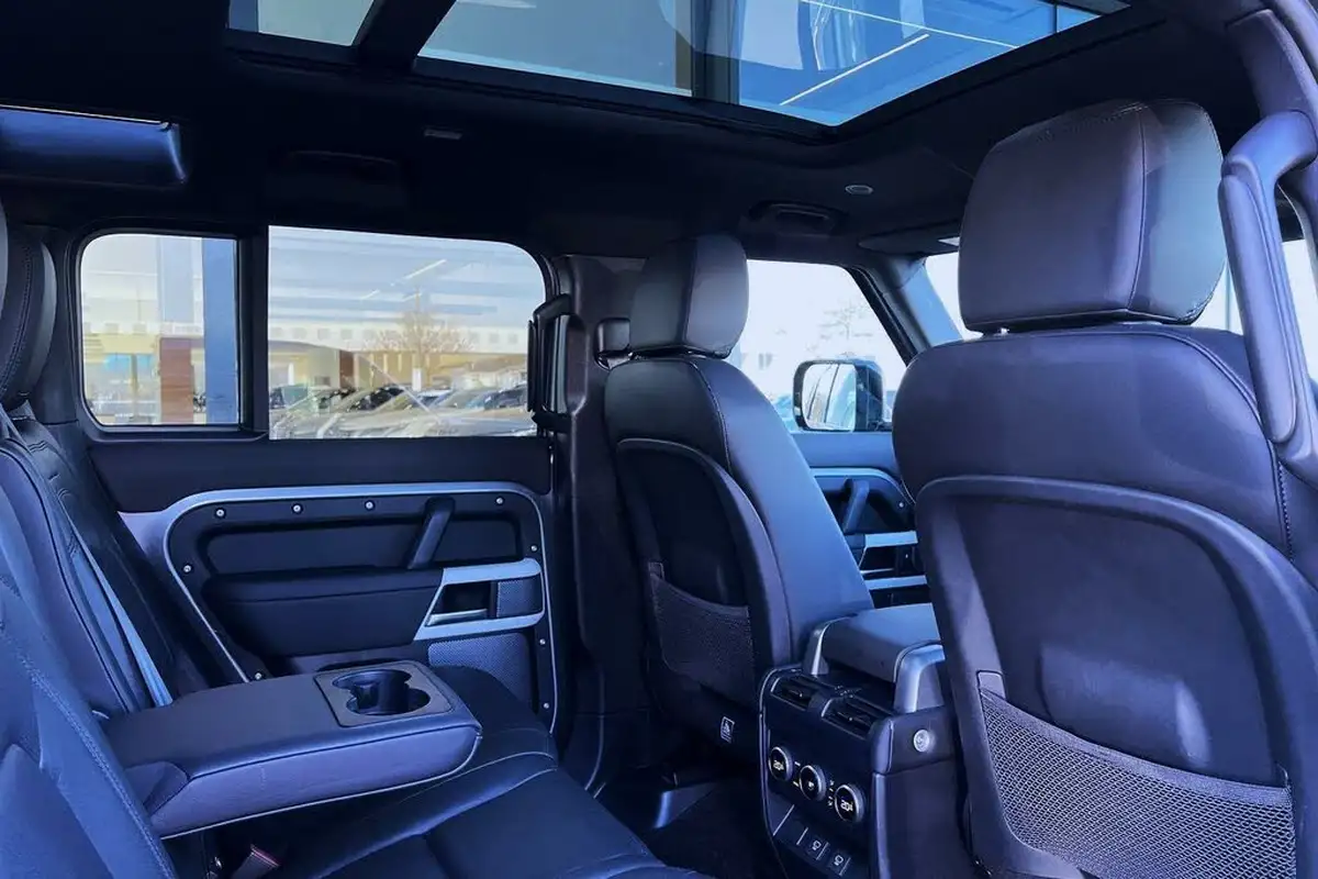 2024-land-rover-110-defender-30-d250-se-big-34
