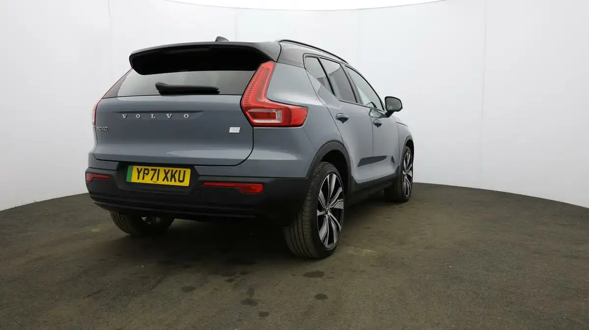 2021-volvo-c40-e-twin-recharge-pro-big-44