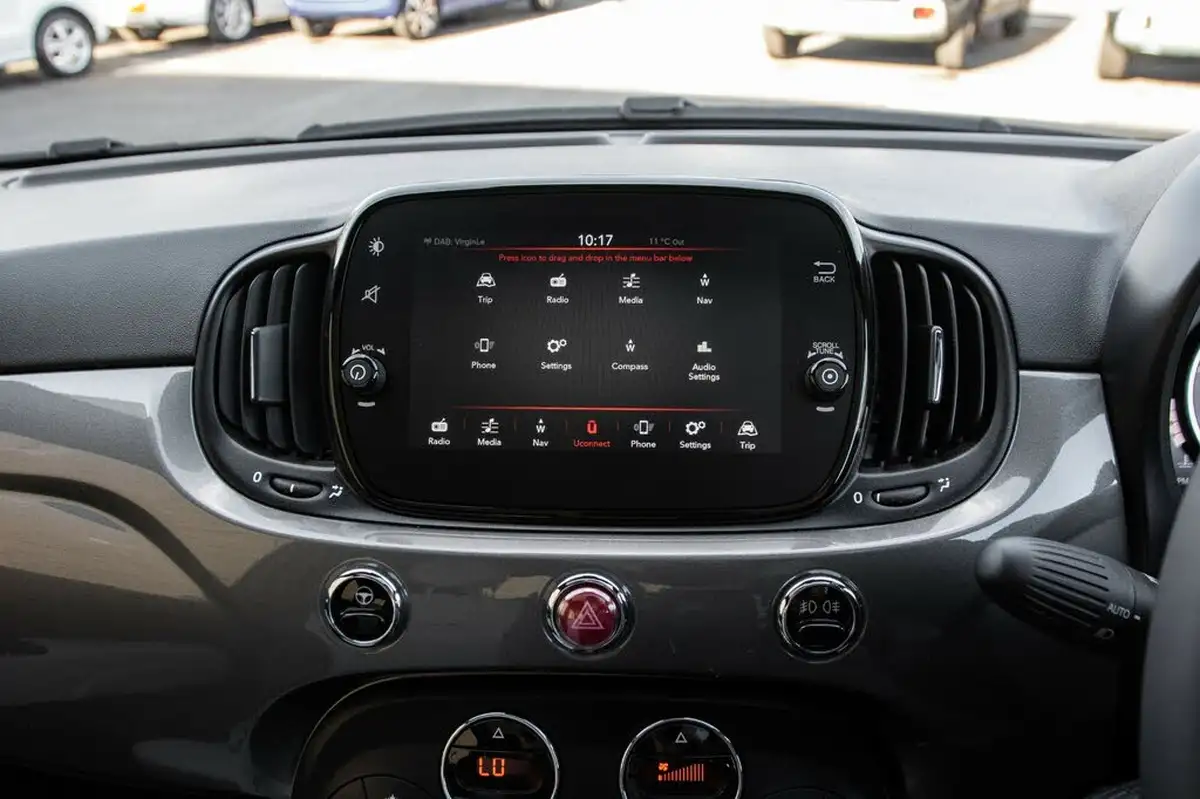 2022-fiat-500-10-dolcevita-big-24