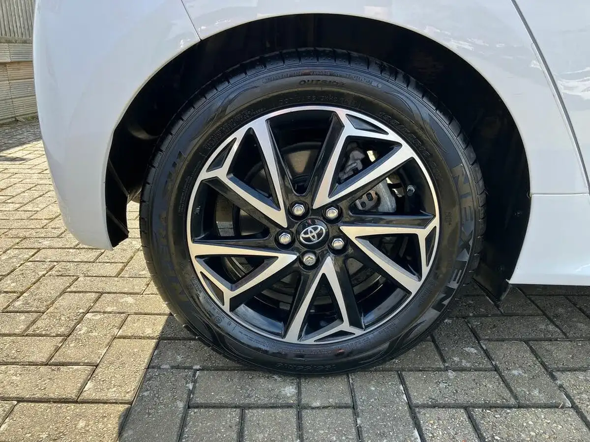 2022-toyota-yaris-15-vvt-i-design-big-6