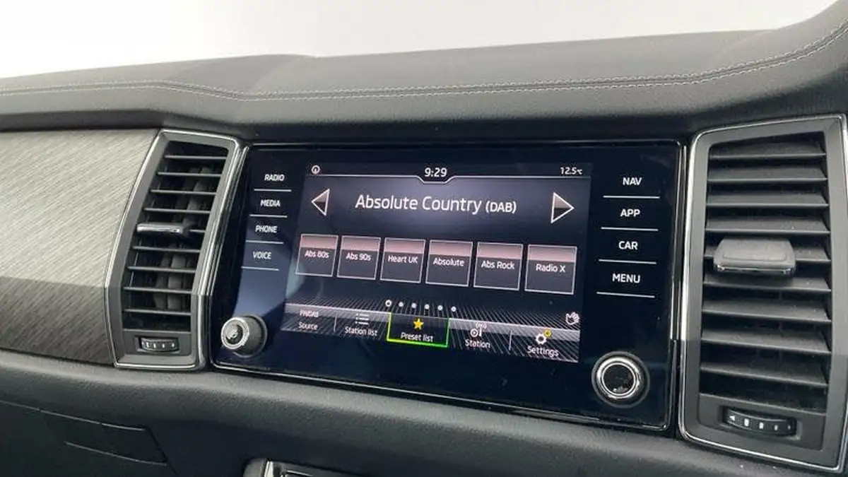 2022-skoda-kodiaq-15-tsi-se-l-dsg-big-16