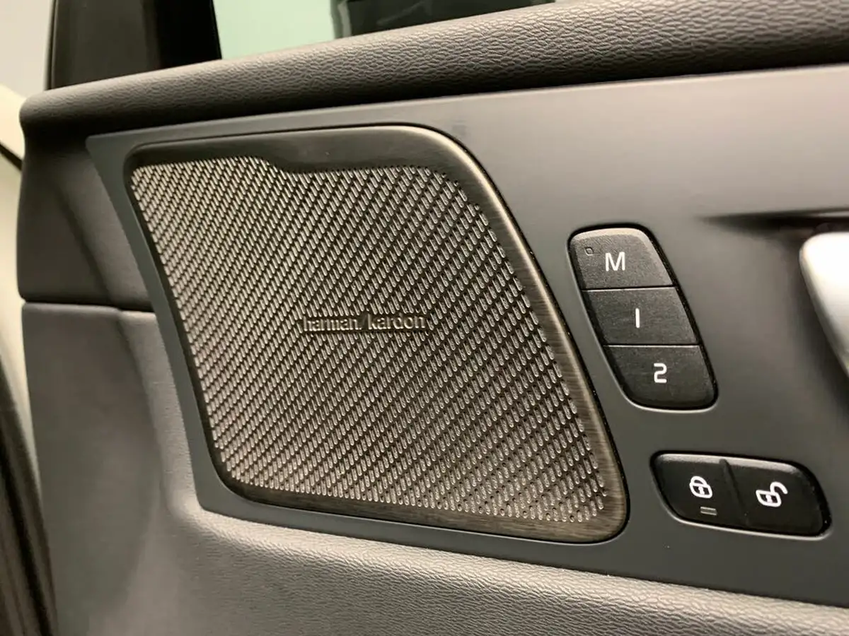 2023-volvo-xc60-20-b5-plus-big-11