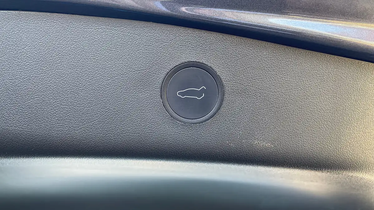 2020-tesla-model-3-e-long-range-big-22