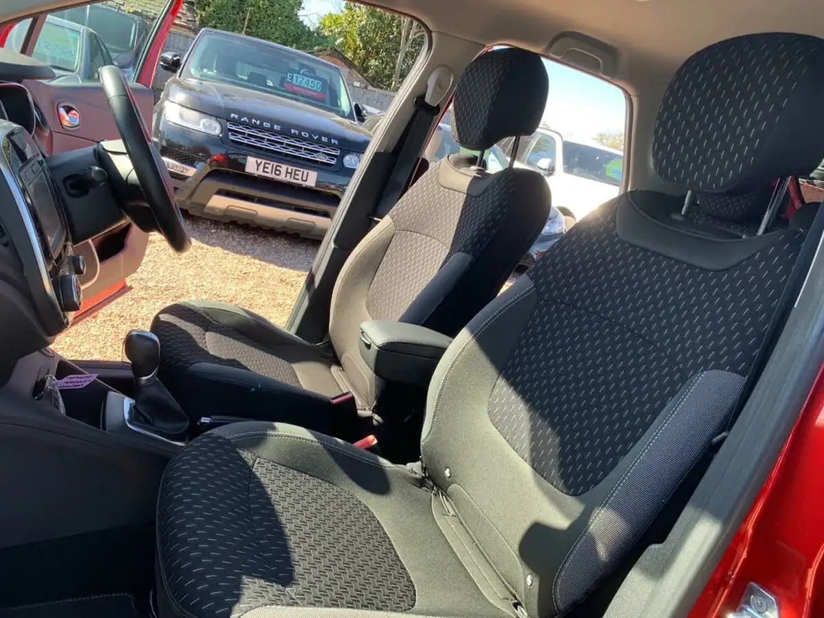 2017-renault-captur-12-dynamique-s-nav-big-30