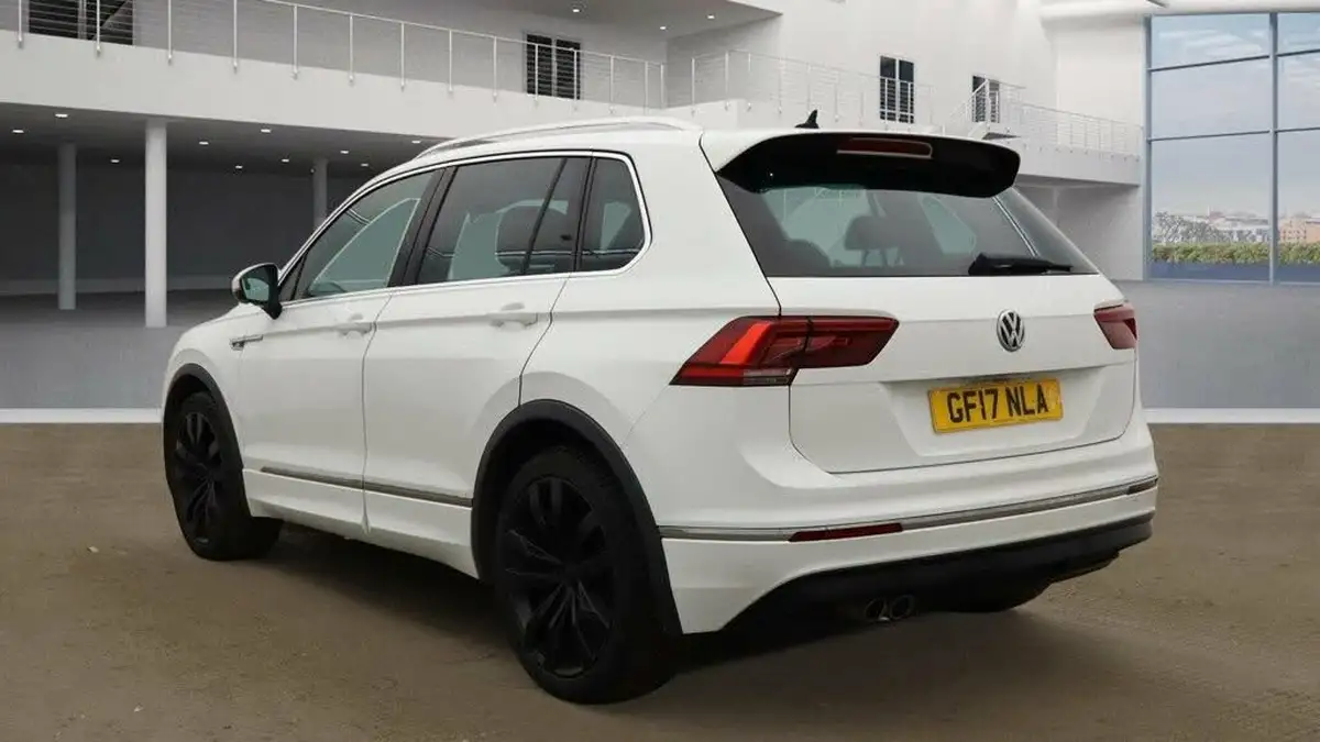 2017-volkswagen-tiguan-20tdi-r-line-4motion-ss-dsg-big-2