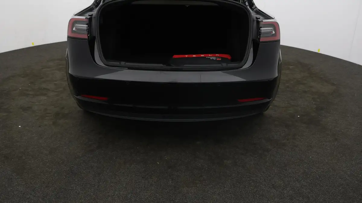 2022-tesla-model-3-e-long-range-big-16