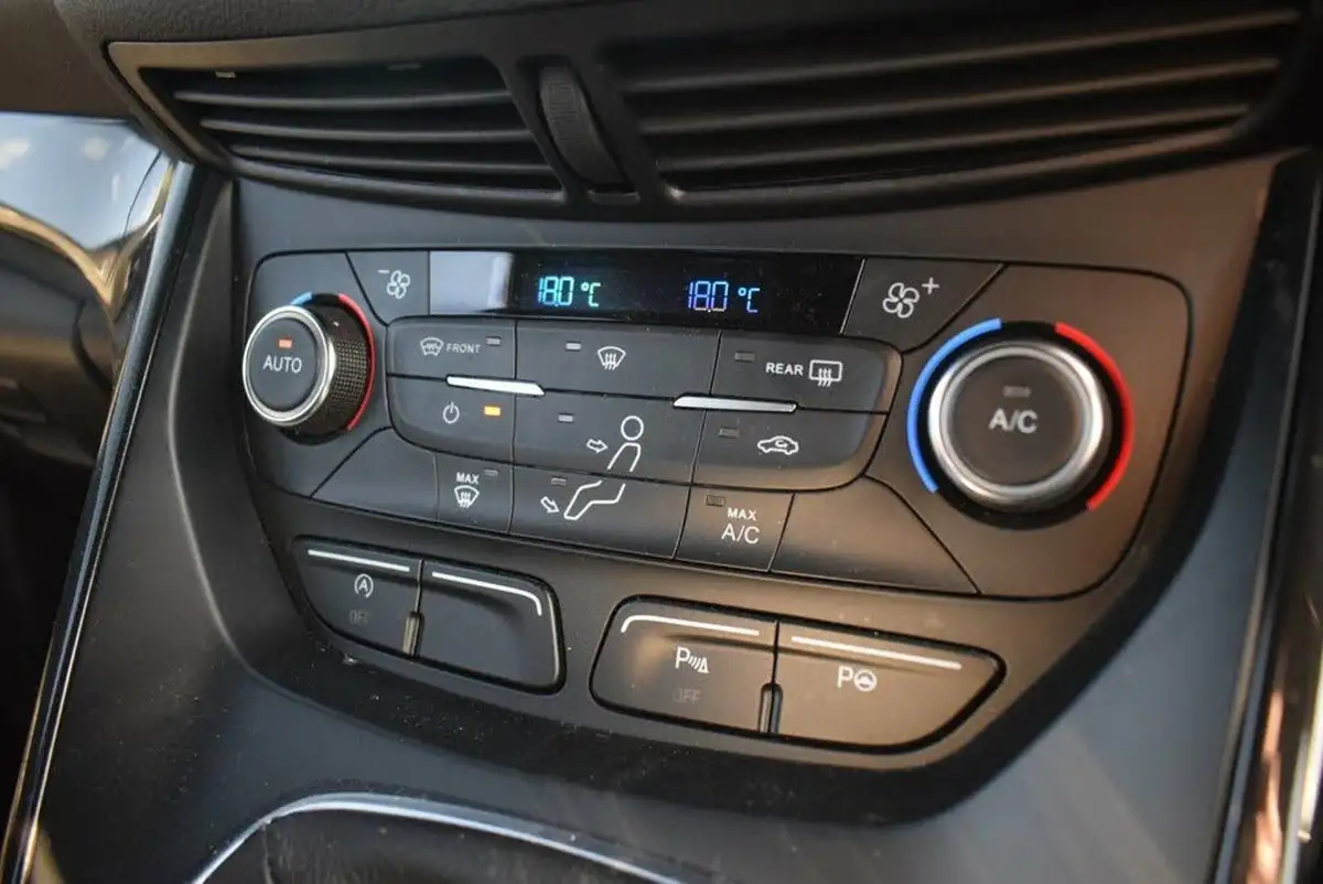 2018-ford-kuga-15t-st-line-150ps-big-19