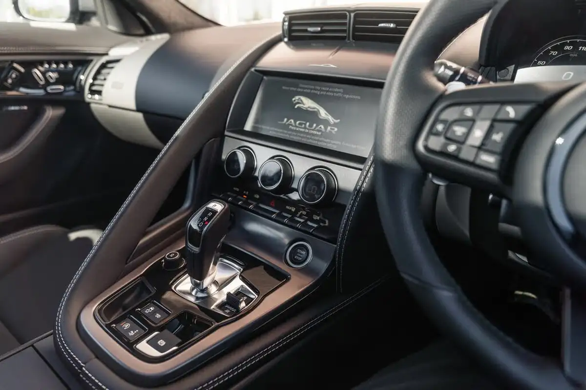 2023-jaguar-f-type-50-v8-p575-r-75-coupe-big-16