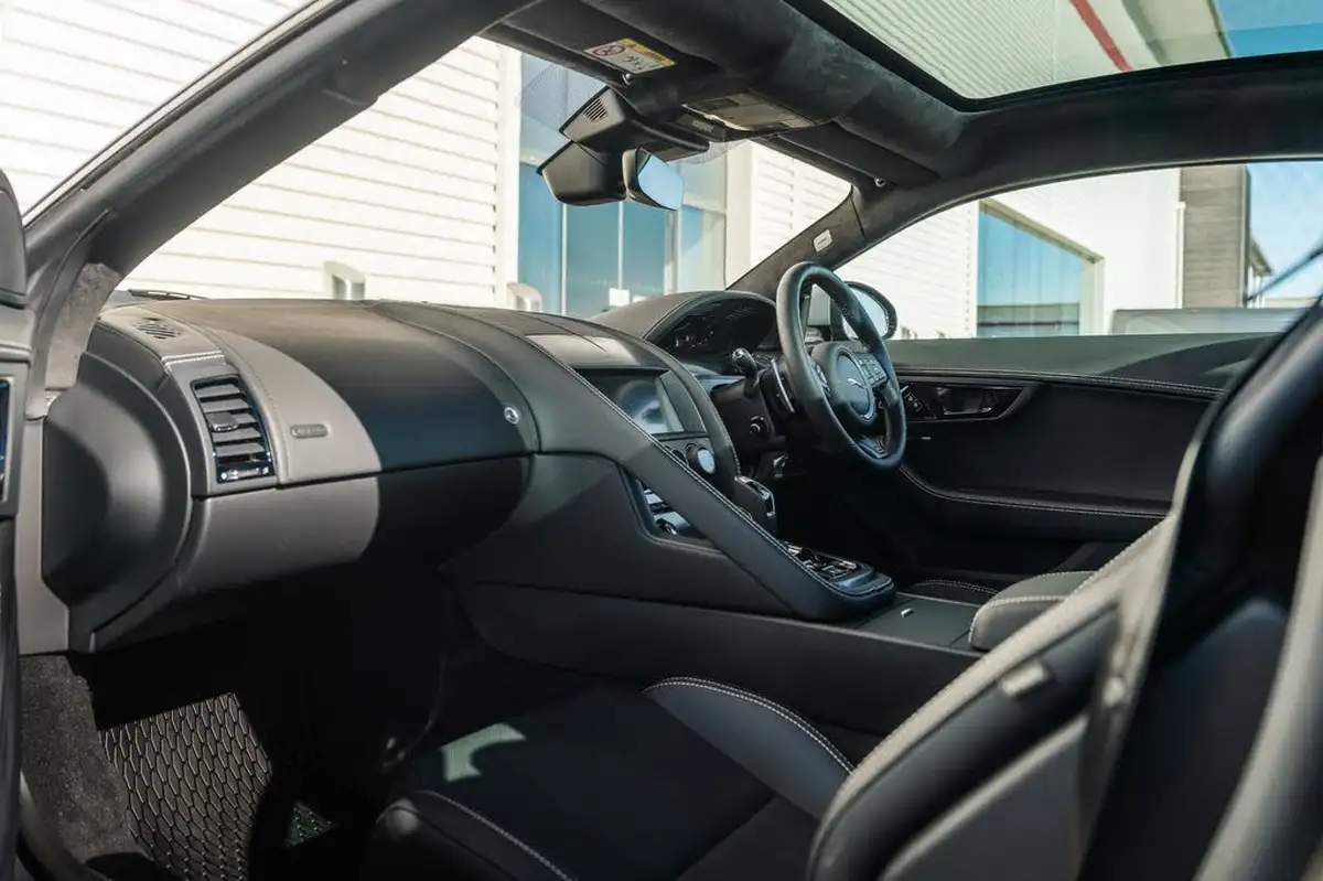 2023-jaguar-f-type-50-v8-p575-r-75-coupe-big-12