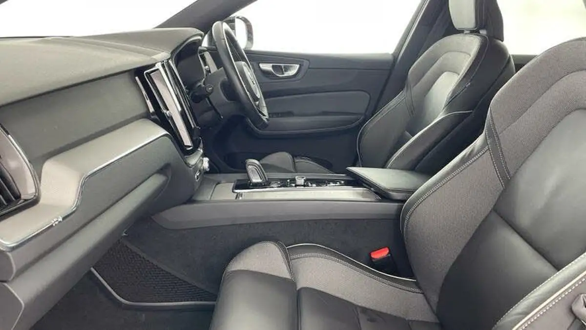 2021-volvo-xc60-20td-b4-r-design-awd-big-37