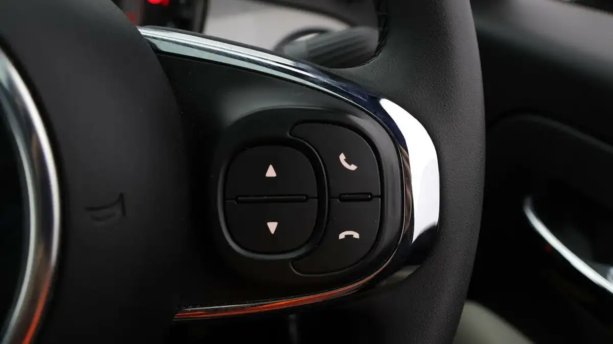2022-fiat-500-10-dolcevita-big-22