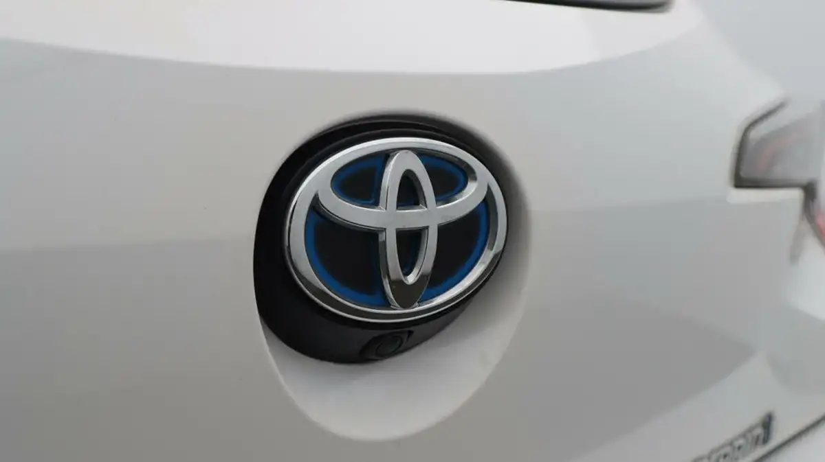 2019-toyota-corolla-20-vvt-i-excel-trk-hatchback-big-21