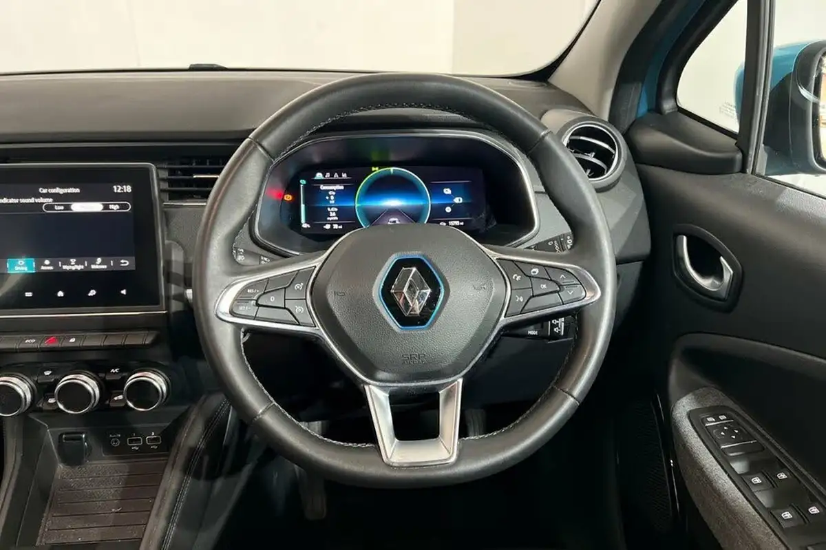 2021-renault-zoe-e-i-iconic-135ps-r135ze50-big-11