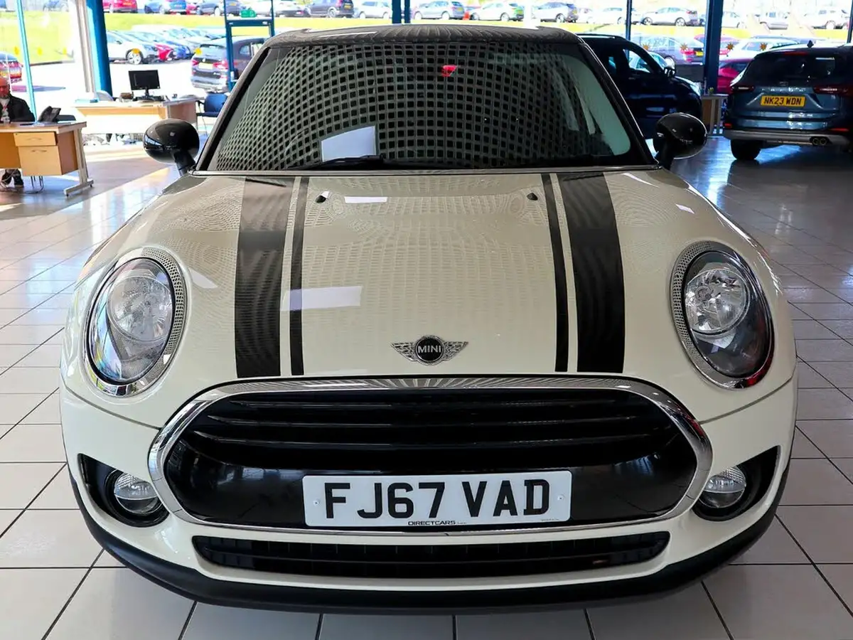 2017-mini-clubman-15-cooper-black-ss-big-4