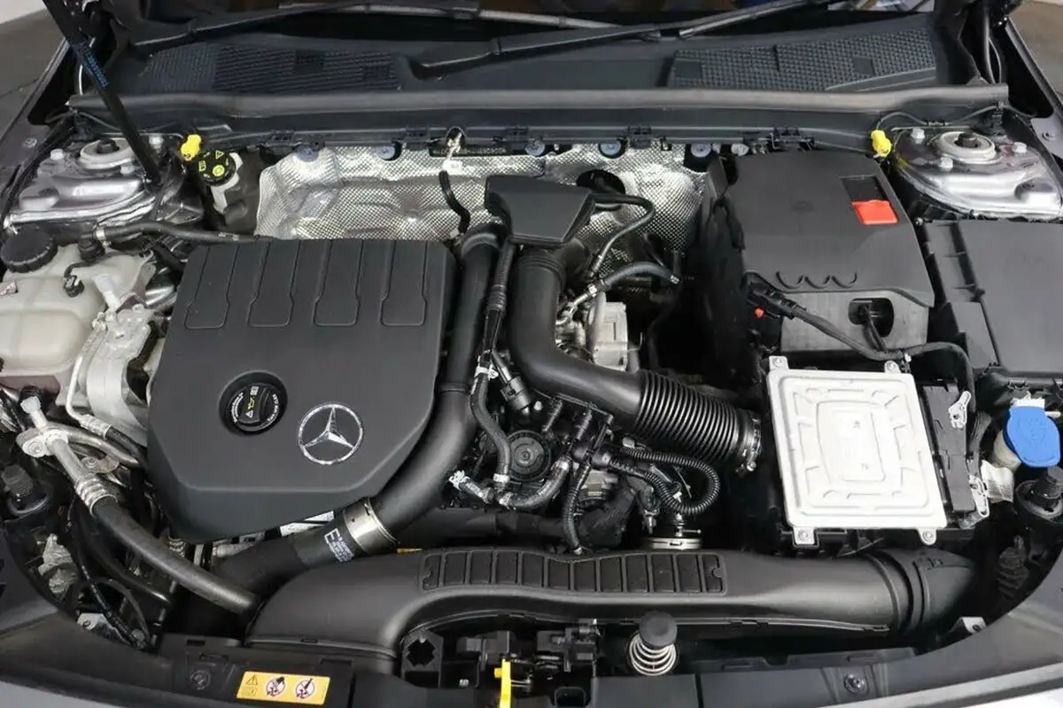 2022-mercedes-benz-cla-13-cla-180-amg-line-premium-plus-shooting-brake-5d-big-36