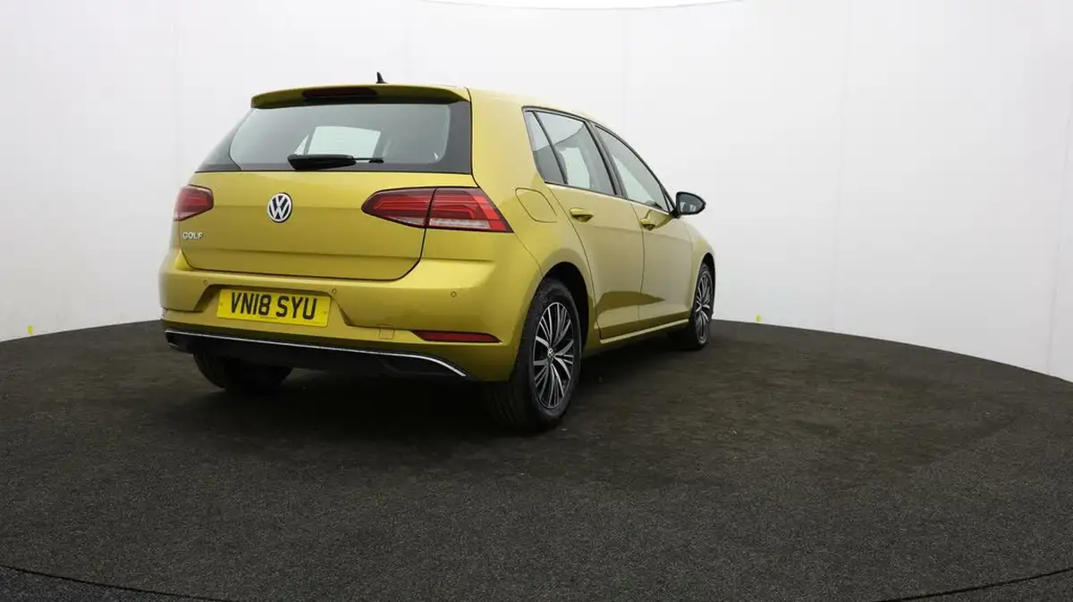 2018-volkswagen-golf-20tdi-se-nav-bmtss-hatchback-5d-dsg-big-74