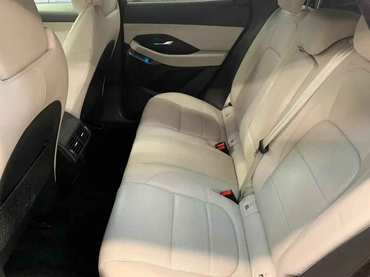 2019-jaguar-e-pace-20-i4d-r-dynamic-s-150ps-big-24
