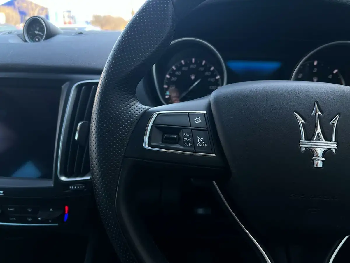 2017-maserati-levante-30td-awd-big-14