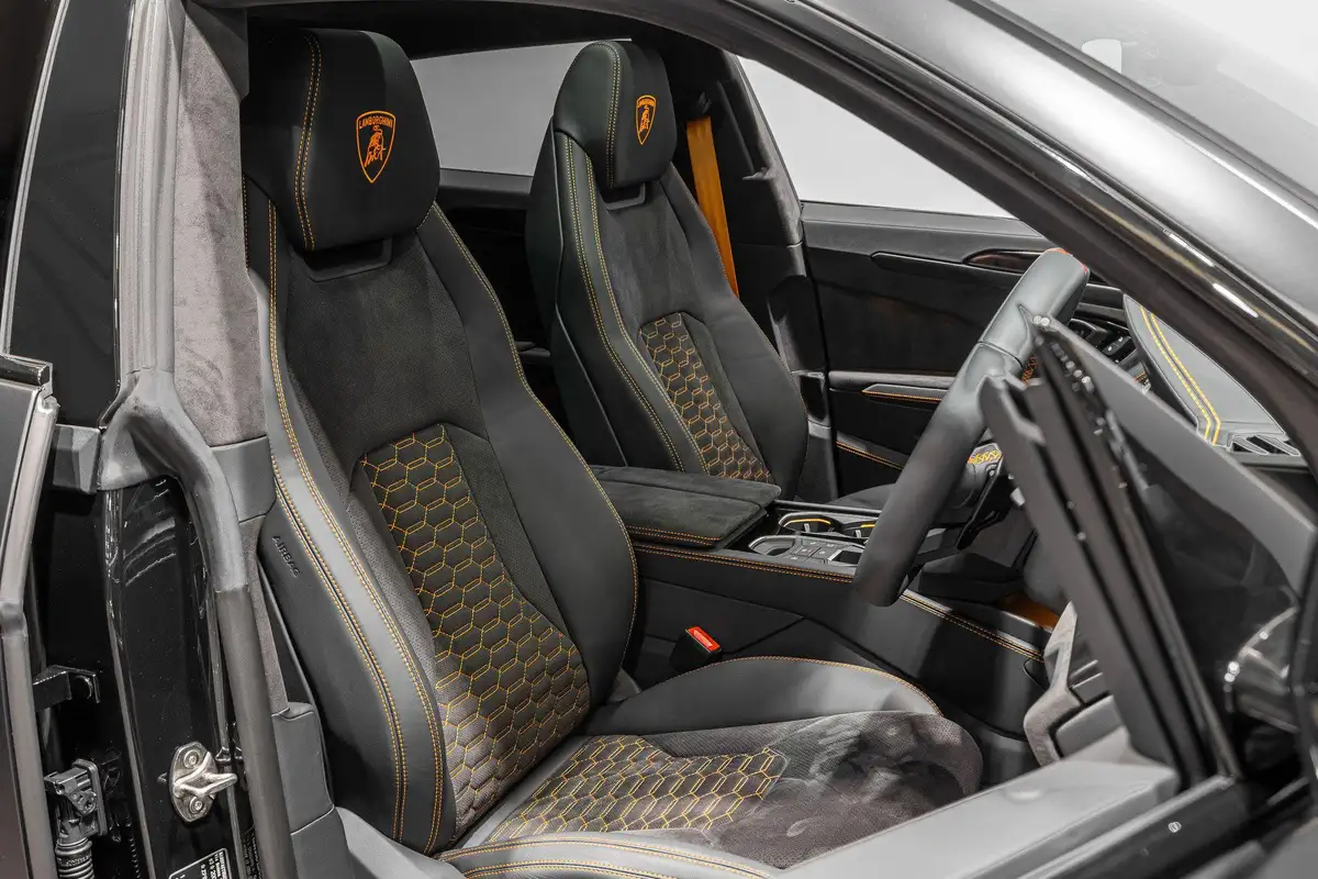 2023-lamborghini-urus-40-no-trim-big-1
