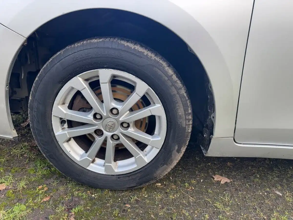 2012-toyota-verso-20td-tr-big-49