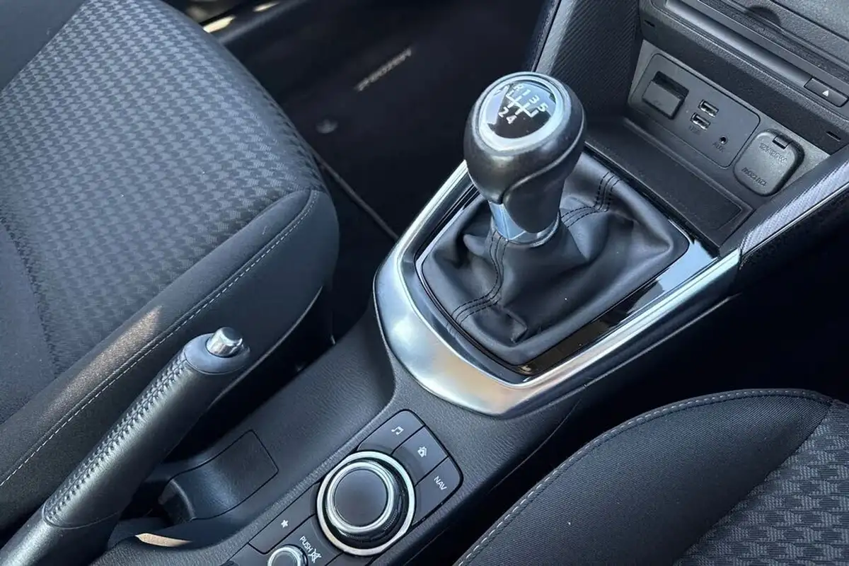 2019-mazda-mazda2-15-se-l-nav-big-22