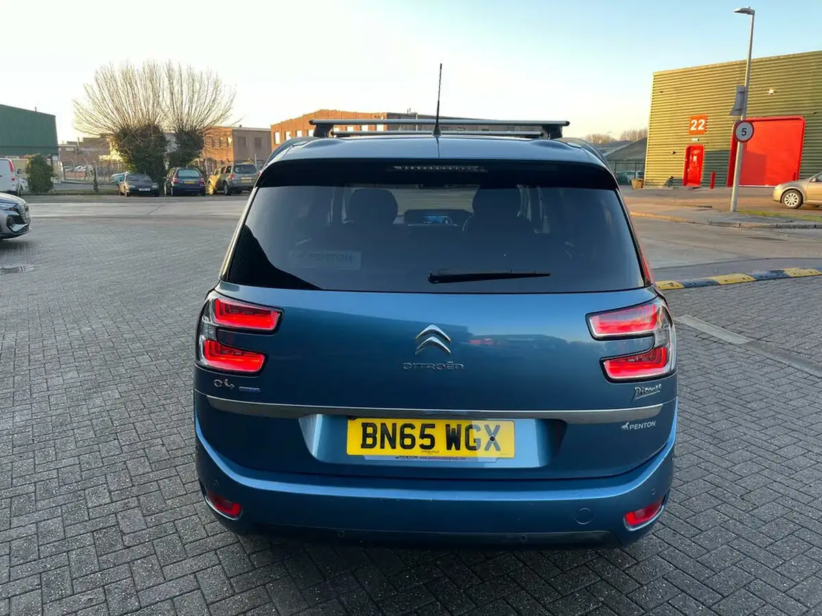 2015-citroen-grand-c4-picasso-16bluehdi-exclusive-eat6-big-4
