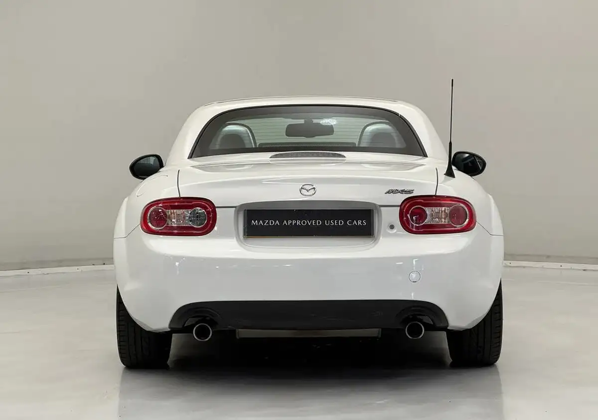 2015-mazda-mx-5-20-roadster-sport-tech-nav-big-3