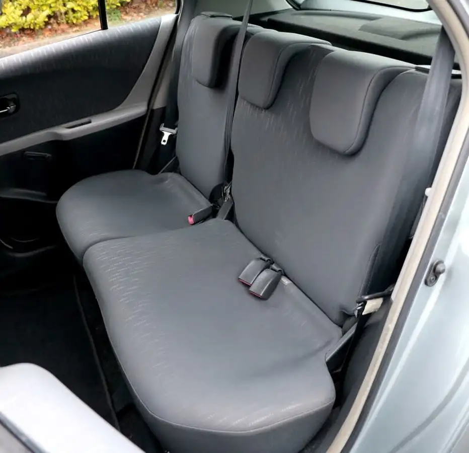 2009-toyota-yaris-133-tr-5d-mmt-big-15