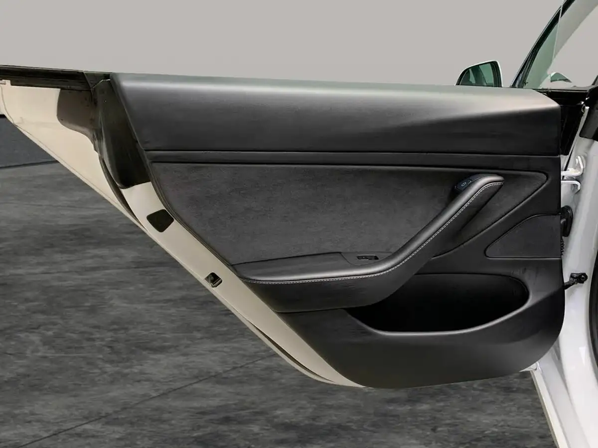 2020-tesla-model-3-e-long-range-big-24